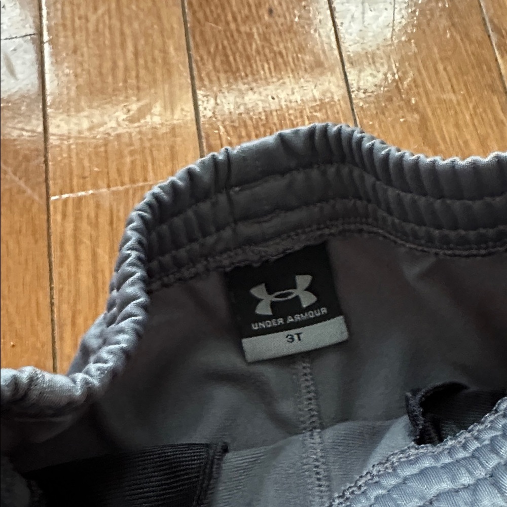 Under Armour toddler boy pants, size 3T - Picture 3 of 4
